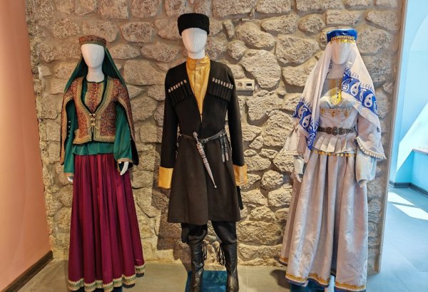 В Шуше открылась экспозиция карабахской национальной одежды 18-19 веков (ФОТО)