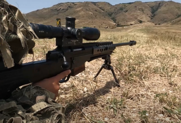 В Азербайджане повышается профессионализм снайперов воинских частей коммандос (ВИДЕО)
