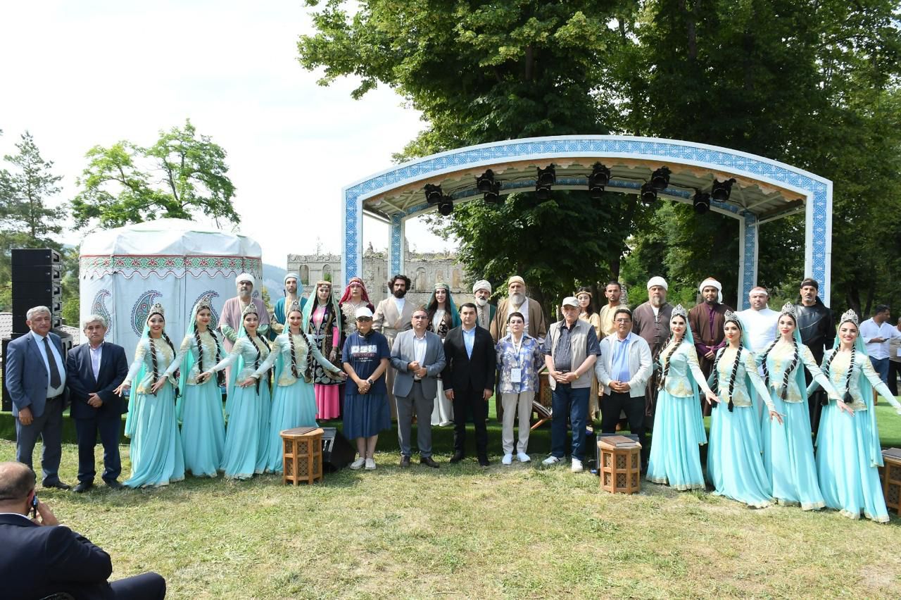 В рамках Дней поэзии Вагифа в Шуше представлена театральная композиция по произведениям Мухаммеда Физули (ФОТО)