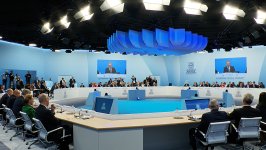 Президент Ильхам Алиев принял участие в пленарной сессии открытия 4-го Саммита Европейского политического сообщества (ФОТО/ВИДЕО)