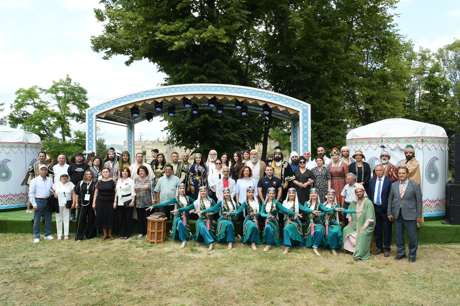 Премьерой спектакля "Путешествие с Вагифом" завершились Дни поэзии Вагифа в Шуше (ФОТО)