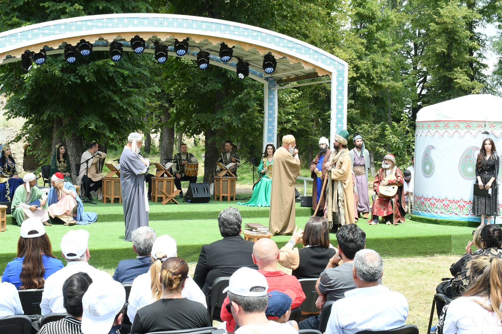 Премьерой спектакля "Путешествие с Вагифом" завершились Дни поэзии Вагифа в Шуше (ФОТО)