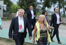 Участники глобального медиафорума прогулялись по городу Шуша (ФОТО)