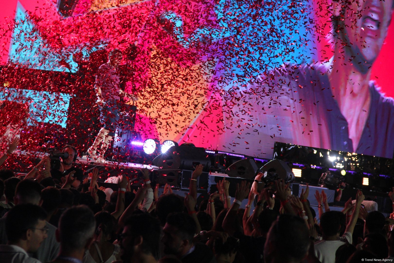 Феерическое открытие первого международного фестиваля Dream Fest в Баку с участием мировых звезд (ФОТО)