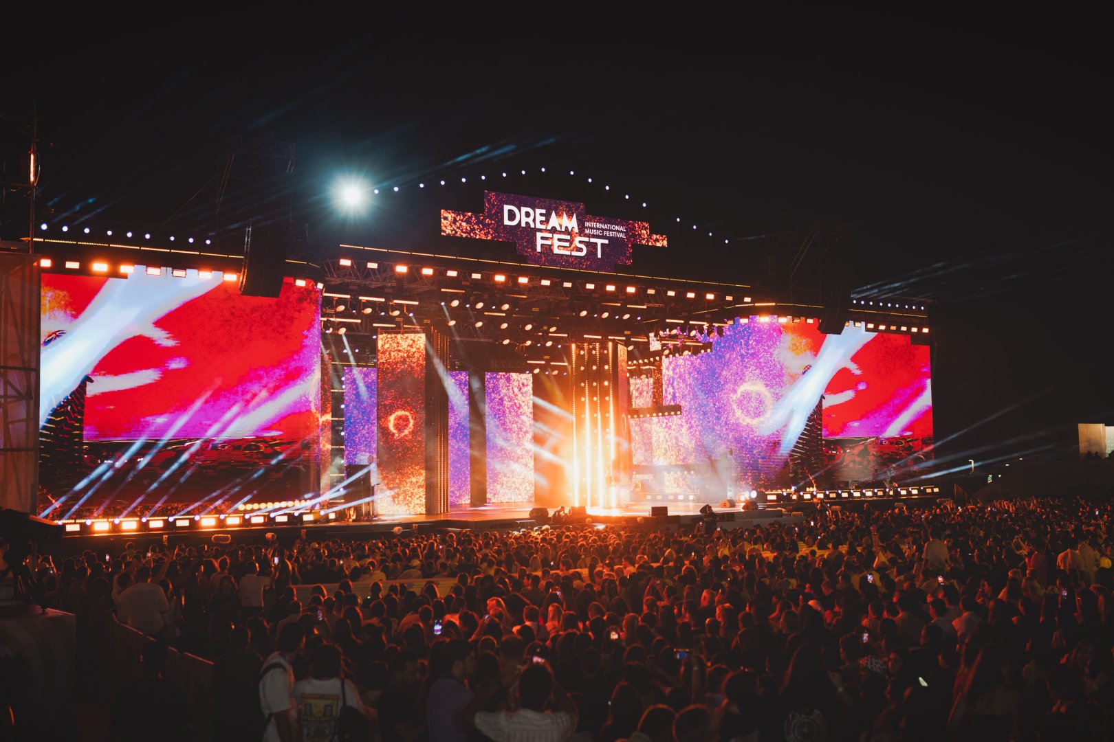 Невероятный драйв и ливень на Dream Fest в Баку - Thomas Anders, Dr.Alban, Leee John и другие звезды (ФОТО)