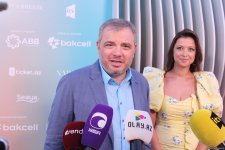 Dr.Alban и звезды в красочных нарядах на красной дорожке Dream Fest в Баку (ФОТО)