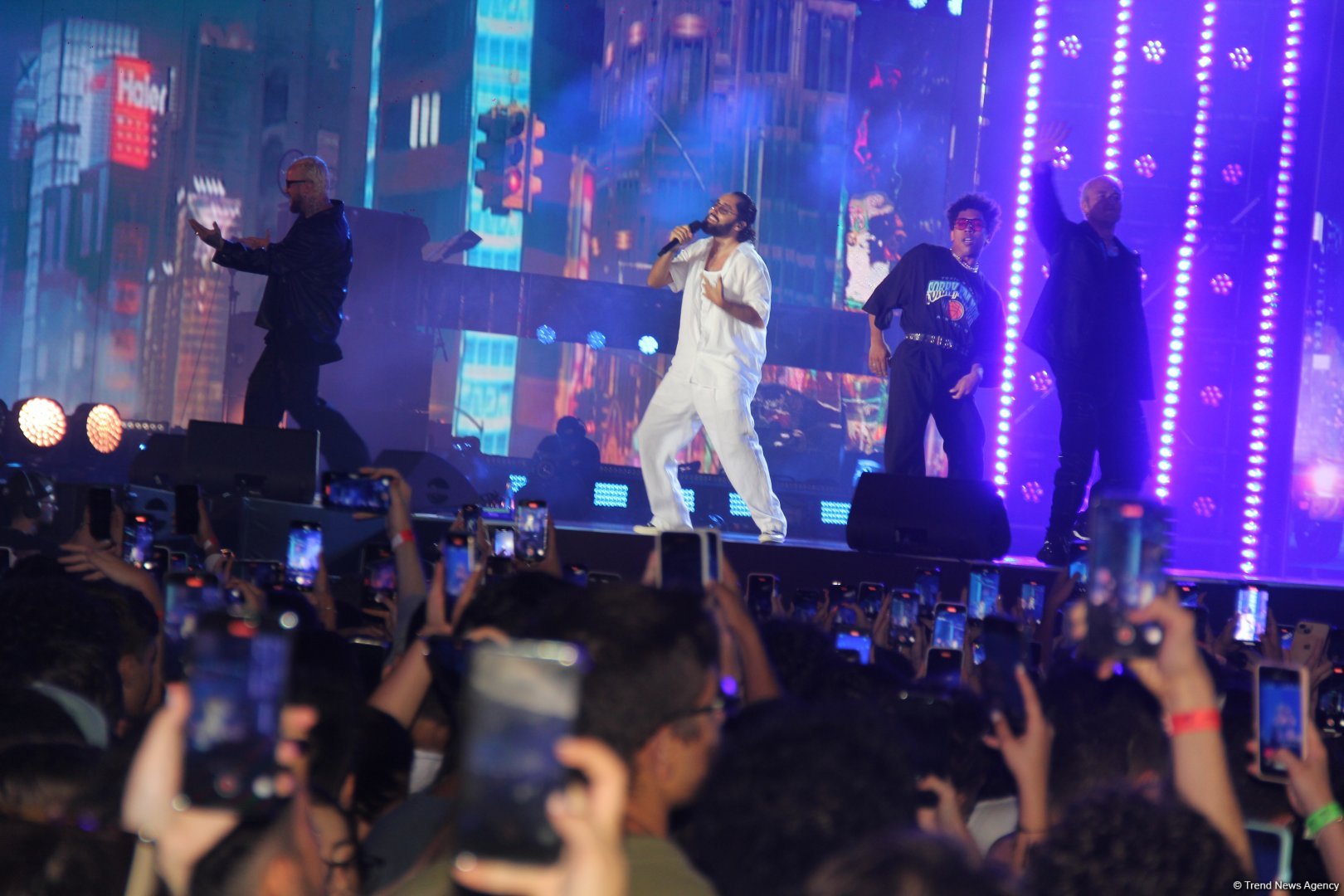 Невероятный драйв и ливень на Dream Fest в Баку - Thomas Anders, Dr.Alban, Leee John и другие звезды (ФОТО)