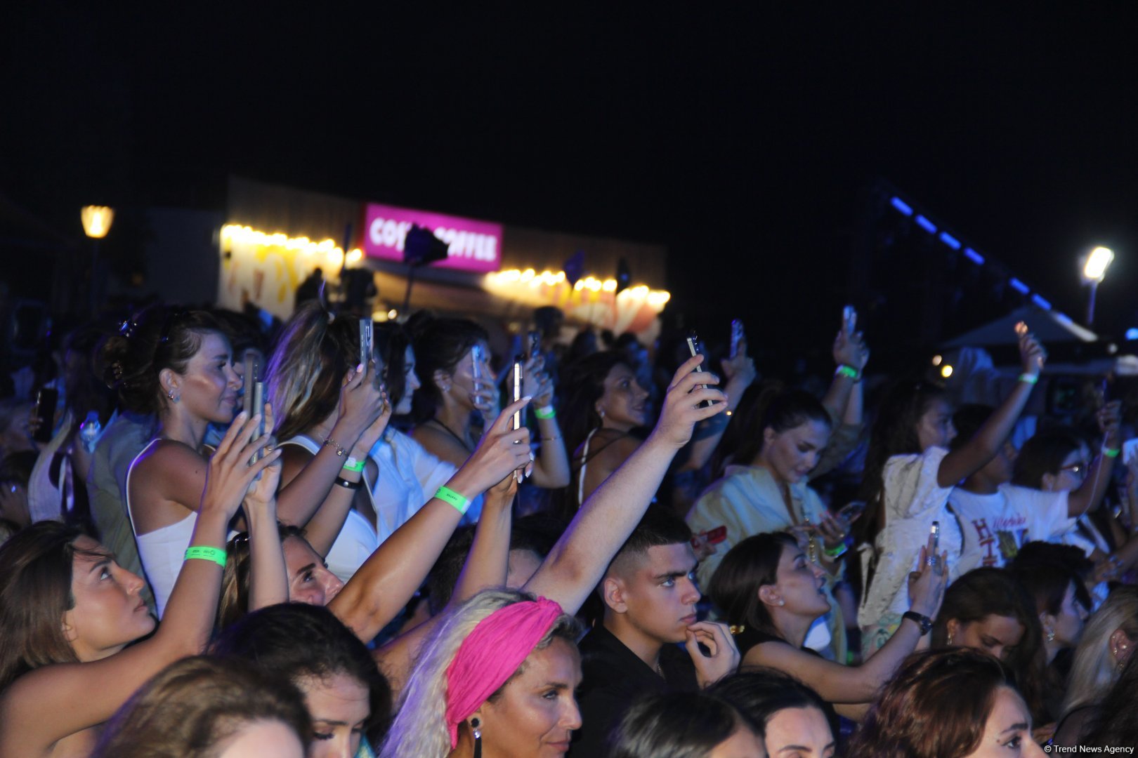 Невероятный драйв и ливень на Dream Fest в Баку - Thomas Anders, Dr.Alban, Leee John и другие звезды (ФОТО)