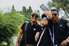 Братья Майкла Джексона совершили прогулку по Баку (ФОТО)