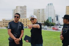 Братья Майкла Джексона совершили прогулку по Баку (ФОТО)