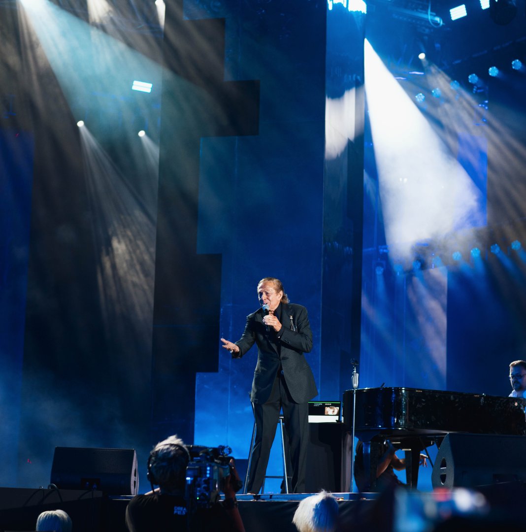 Легендарный Энгельберт Хампердинк, братья Майкла Джексона, CC Catch и другие звезды на  грандиозном вечере Dream Fest в Баку (ФОТО)