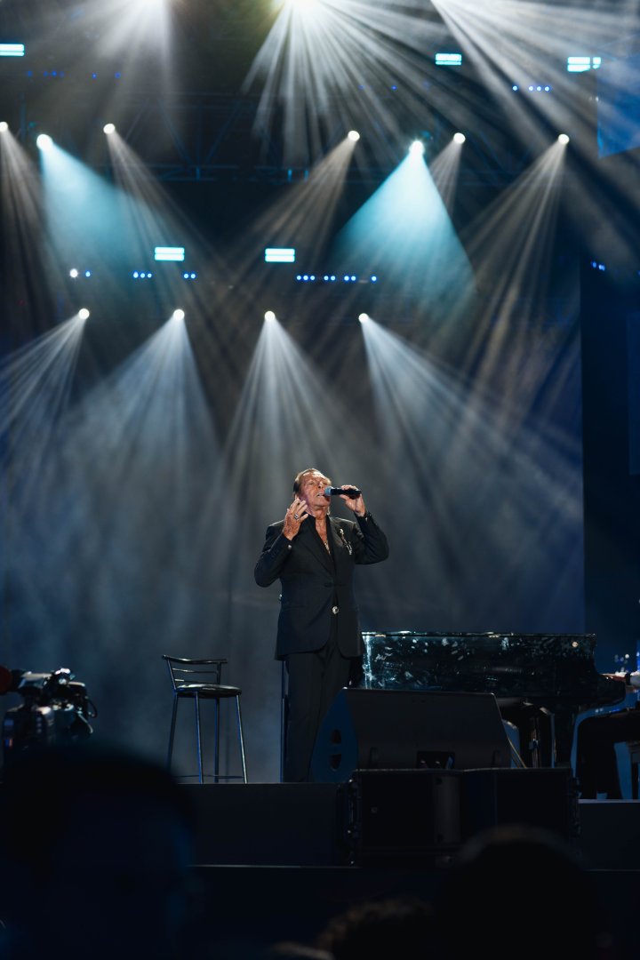 Легендарный Энгельберт Хампердинк, братья Майкла Джексона, CC Catch и другие звезды на  грандиозном вечере Dream Fest в Баку (ФОТО)