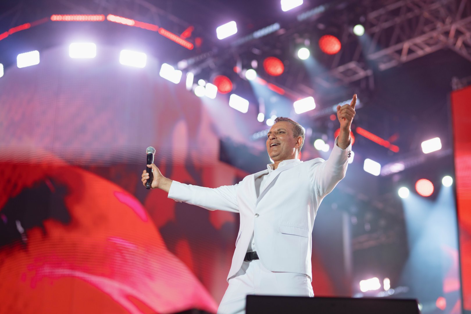 Легендарный Энгельберт Хампердинк, братья Майкла Джексона, CC Catch и другие звезды на  грандиозном вечере Dream Fest в Баку (ФОТО)