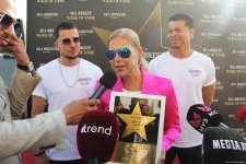 "Королева диско" 80-90-х СС Сatch заложила звезду в Sea Breeze Walk of Fame в Баку (ФОТО)