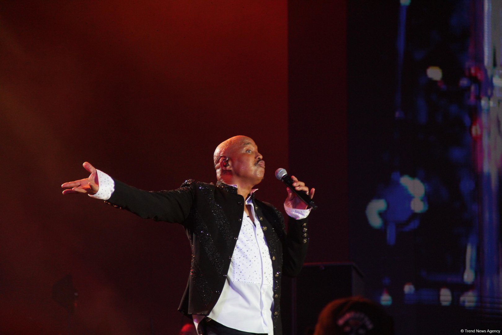Легендарный Энгельберт Хампердинк, братья Майкла Джексона, CC Catch и другие звезды на  грандиозном вечере Dream Fest в Баку (ФОТО)