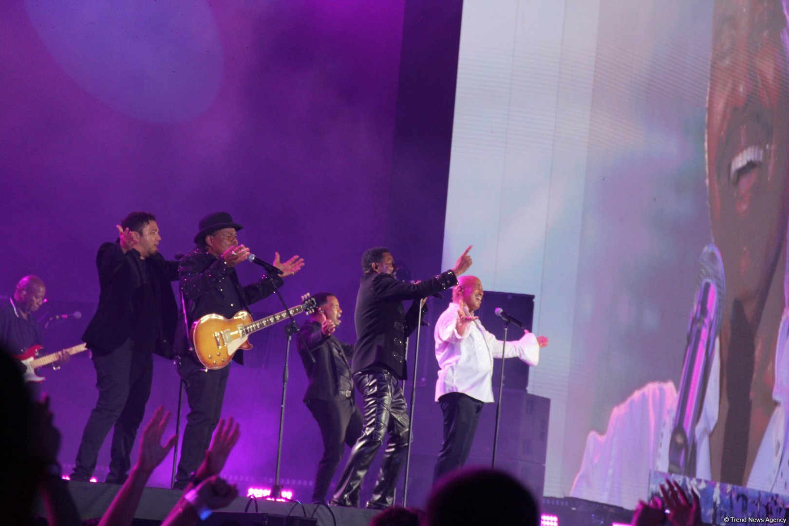 Легендарный Энгельберт Хампердинк, братья Майкла Джексона, CC Catch и другие звезды на  грандиозном вечере Dream Fest в Баку (ФОТО)