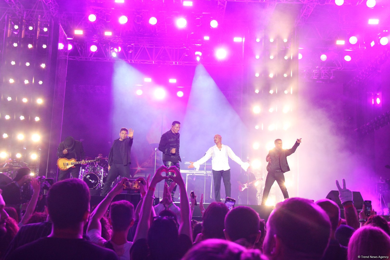 Легендарный Энгельберт Хампердинк, братья Майкла Джексона, CC Catch и другие звезды на  грандиозном вечере Dream Fest в Баку (ФОТО)