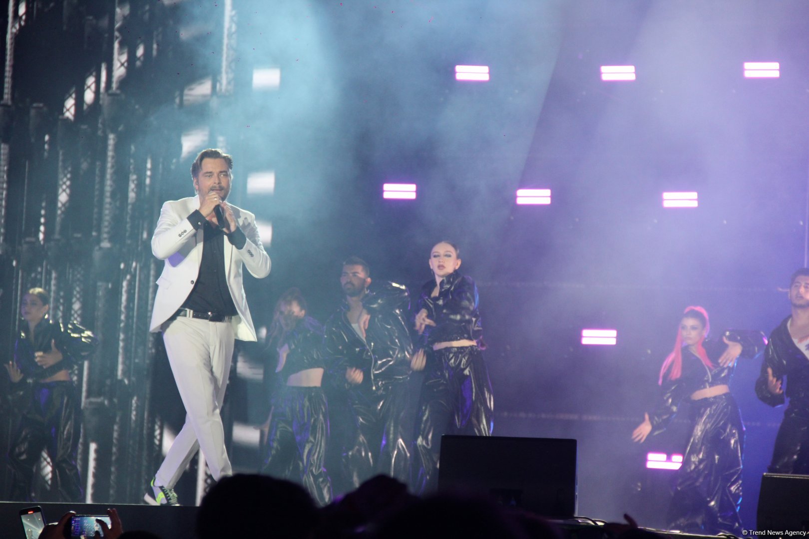Легендарный Энгельберт Хампердинк, братья Майкла Джексона, CC Catch и другие звезды на  грандиозном вечере Dream Fest в Баку (ФОТО)