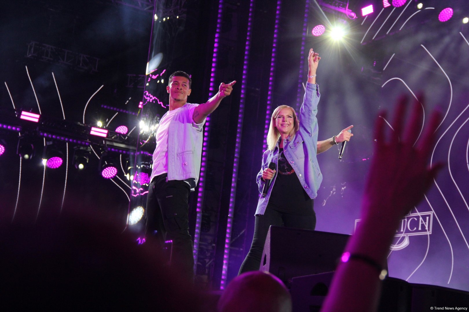 Легендарный Энгельберт Хампердинк, братья Майкла Джексона, CC Catch и другие звезды на  грандиозном вечере Dream Fest в Баку (ФОТО)