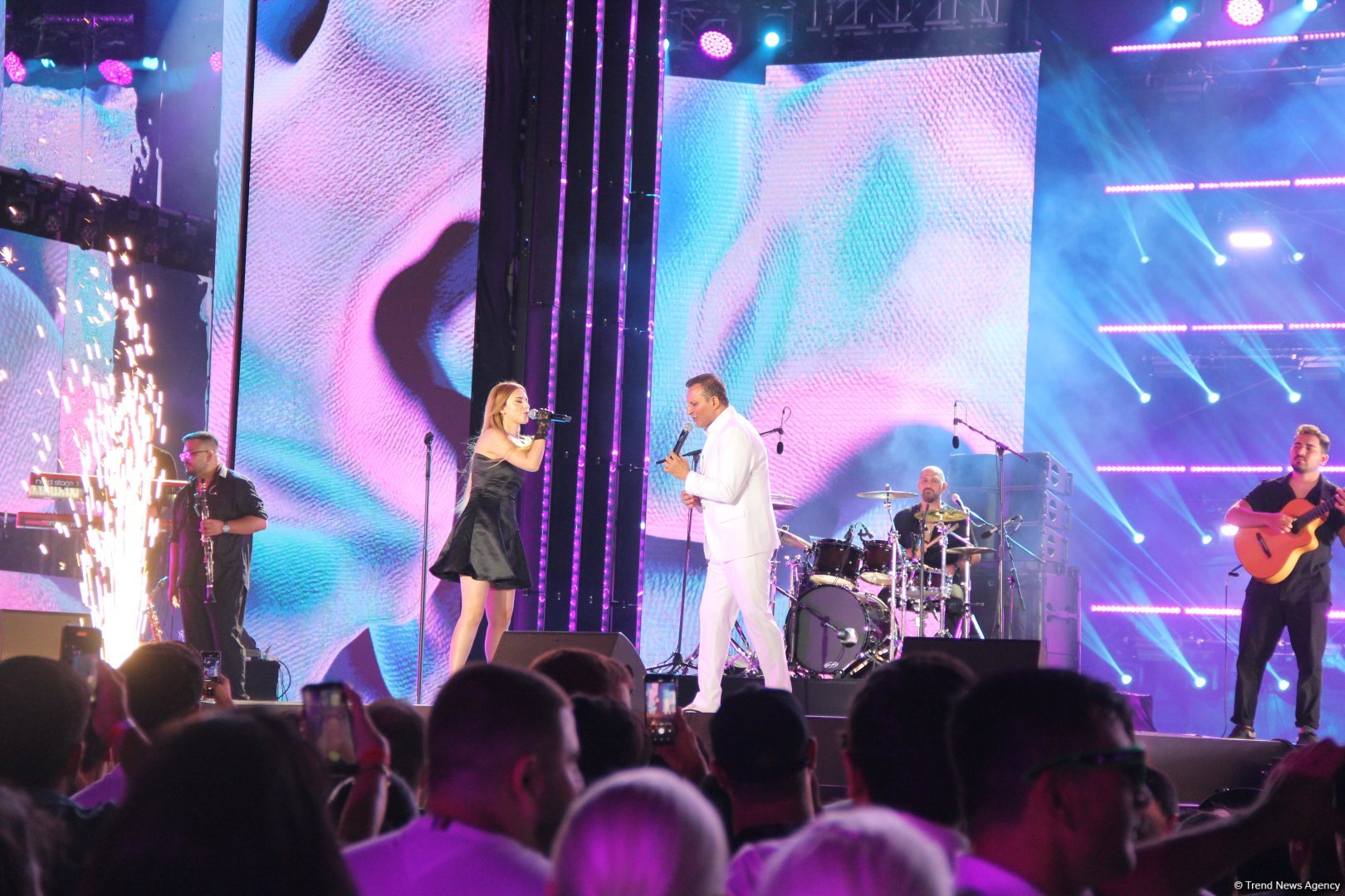 Легендарный Энгельберт Хампердинк, братья Майкла Джексона, CC Catch и другие звезды на  грандиозном вечере Dream Fest в Баку (ФОТО)