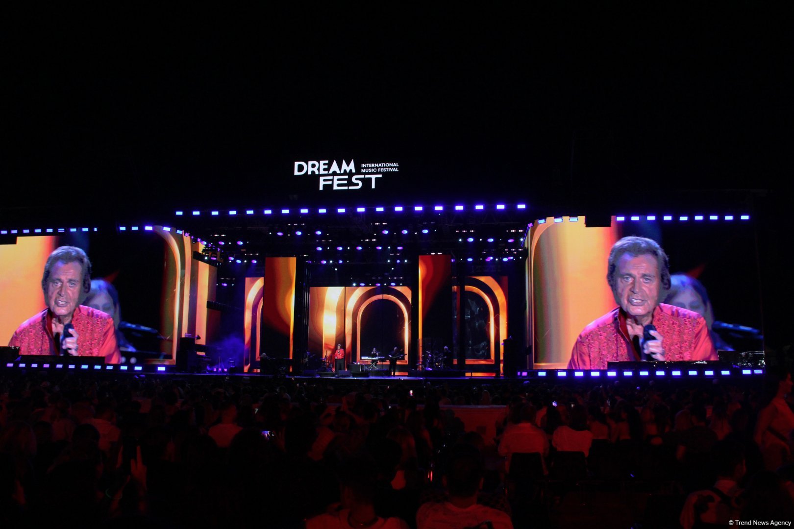 Легендарный Энгельберт Хампердинк, братья Майкла Джексона, CC Catch и другие звезды на  грандиозном вечере Dream Fest в Баку (ФОТО)