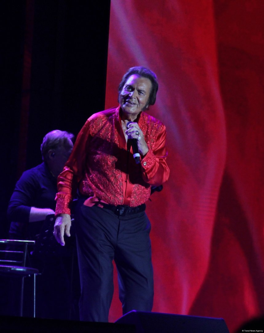 Легендарный Энгельберт Хампердинк, братья Майкла Джексона, CC Catch и другие звезды на  грандиозном вечере Dream Fest в Баку (ФОТО)
