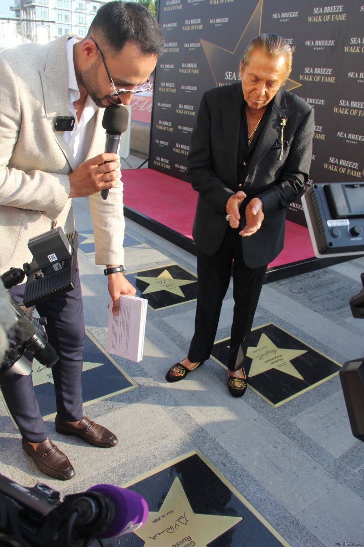 Мафиози из фильма "Крестный отец" заложил звезду в Sea Breeze Walk of Fame в Баку (ФОТО)