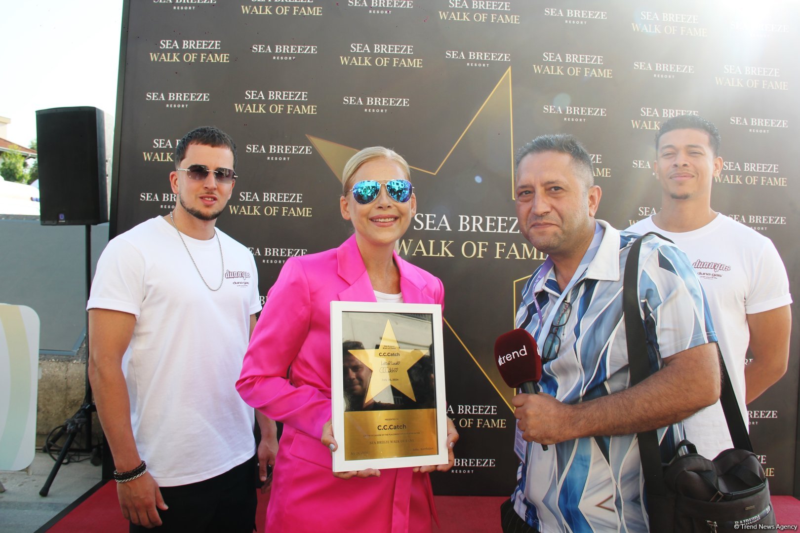 "Королева диско" 80-90-х СС Сatch заложила звезду в Sea Breeze Walk of Fame в Баку (ФОТО)