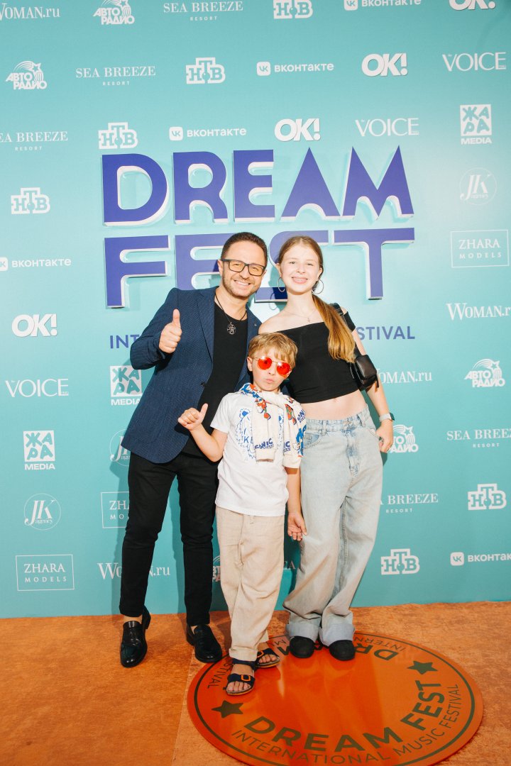 David Foster с супругой Katharine McPhee, Стас Михайлов, Sogdiana и другие звезды на красной дорожке Dream Fest в Баку (ФОТО)