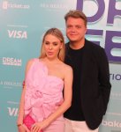 David Foster с супругой Katharine McPhee, Стас Михайлов, Sogdiana и другие звезды на красной дорожке Dream Fest в Баку (ФОТО)