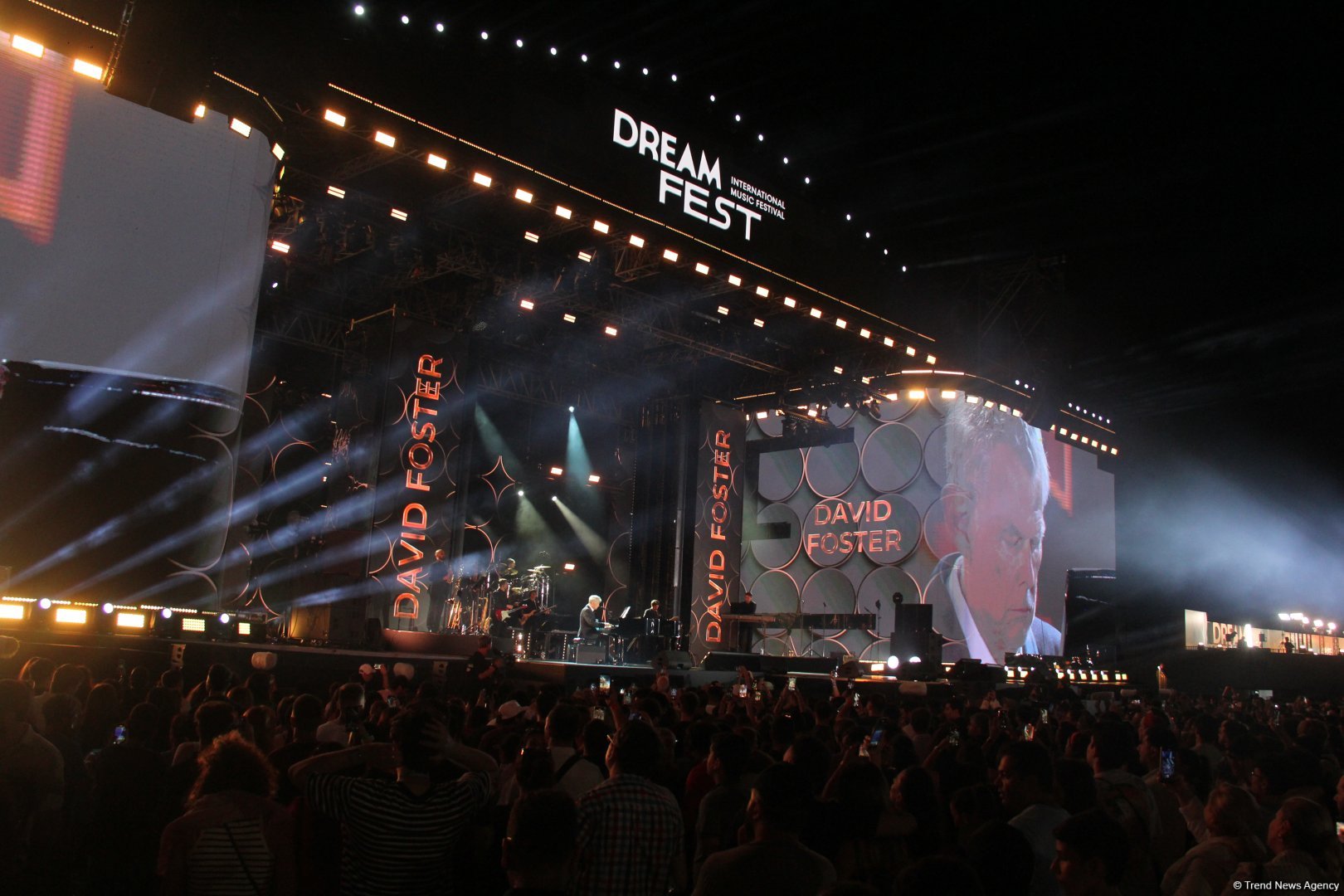 Феерическое шоу "Короля поп-музыки" Дэвида Фостера представлено на Dream Fest в Баку (ФОТО)