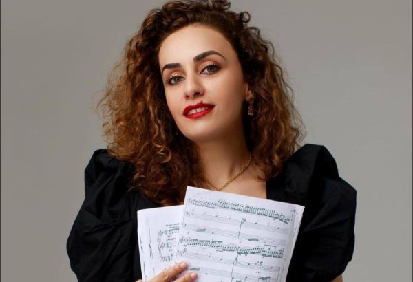 Поэтесса и пианистка Захра Бадалбейли избрана председателем СП Детского фонда Азербайджана