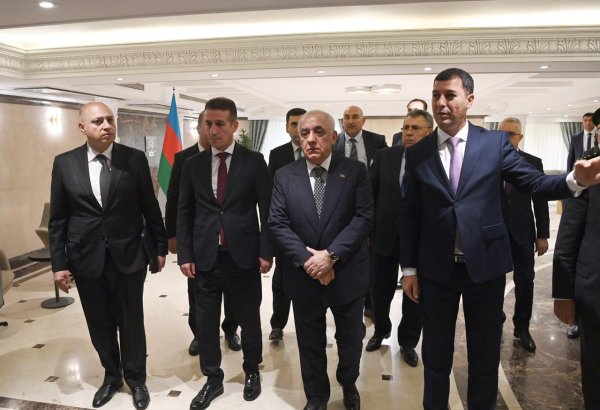 Али Асадов посетил посольство Азербайджана в Иране (ФОТО)