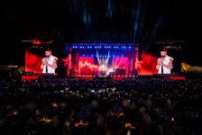 На берегу Каспия в Баку выступил Рики Мартин с зажигательным концертом (ВИДЕО, ФОТО)