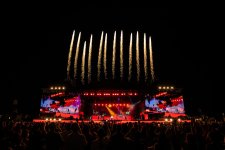 На берегу Каспия в Баку выступил Рики Мартин с зажигательным концертом (ВИДЕО, ФОТО)