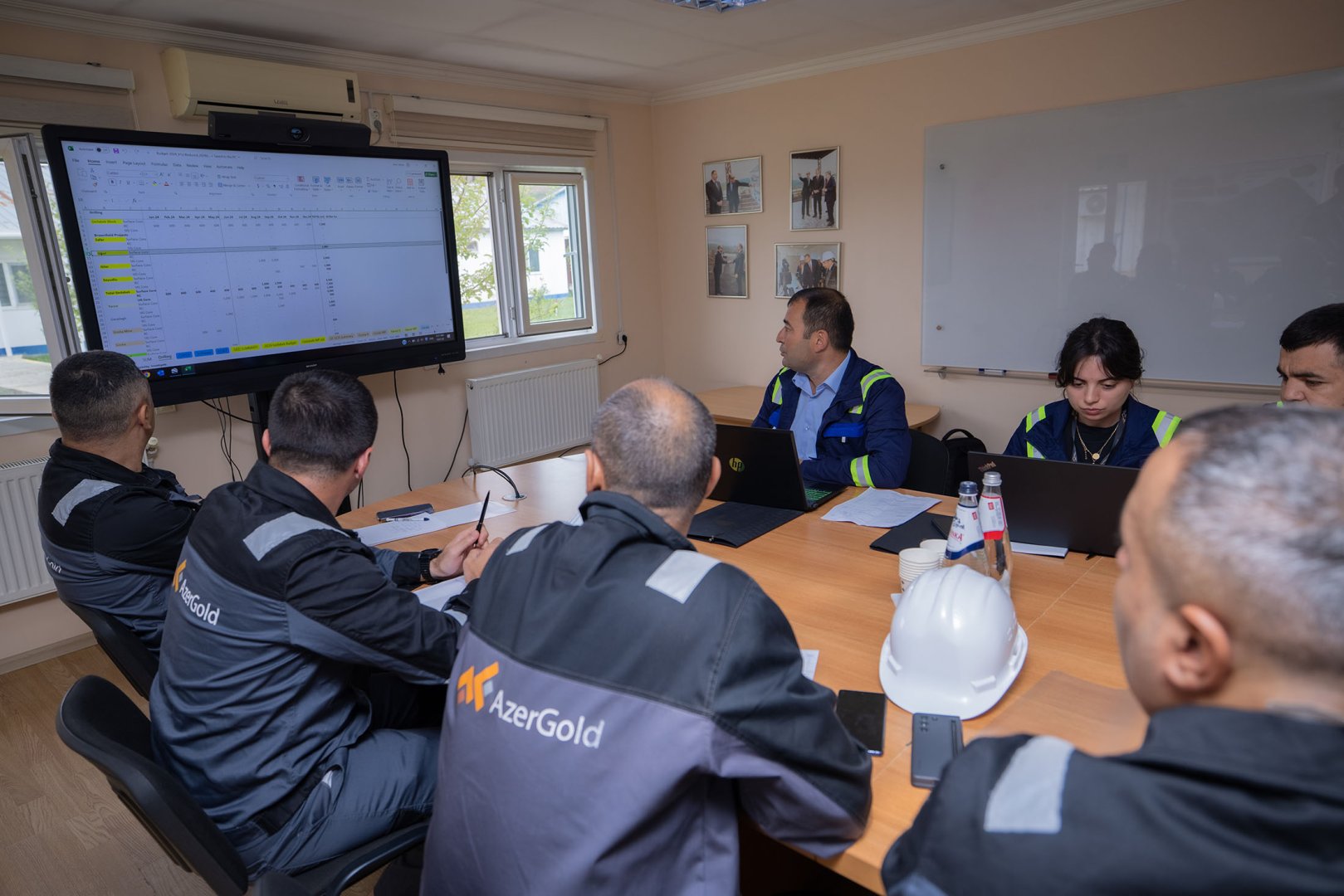 Рабочая группа ЗАО «AzerGold» провела осмотр месторождений в Гедабеке в рамках Соглашения о распределении добычи (ФОТО)