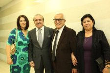 Ризван Садырханов отмечает юбилей – как нефтяник из Баку покорил Италию. Он выступал с Магомаевым, Кобзоном, Градским…  (ФОТО)