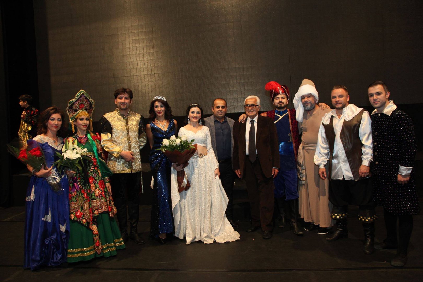 Ризван Садырханов отмечает юбилей – как нефтяник из Баку покорил Италию. Он выступал с Магомаевым, Кобзоном, Градским…  (ФОТО)