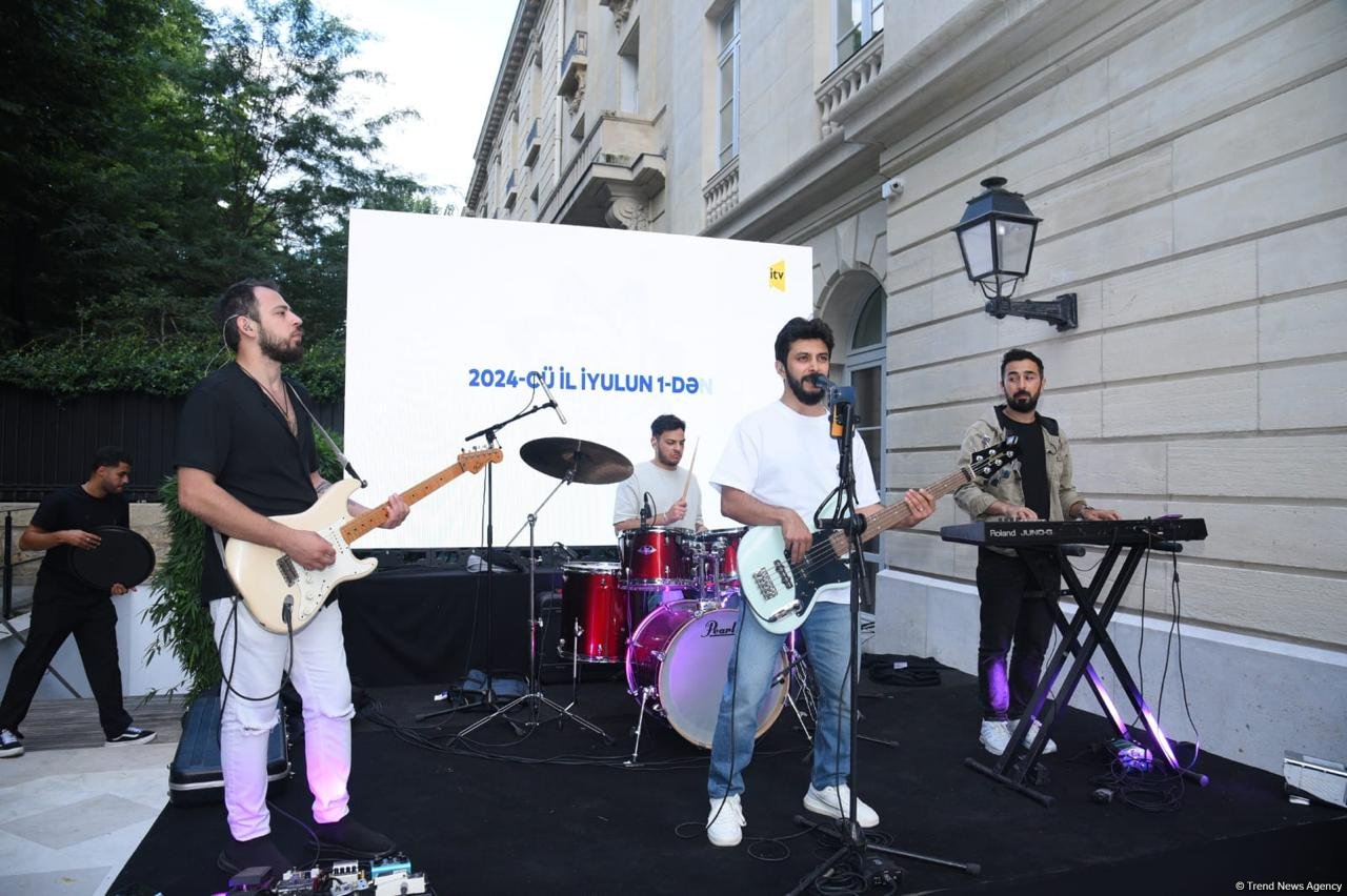 В "Олимпийском доме Азербайджана" в Париже прошли встречи с представителями международных спортивных организаций (ФОТО)