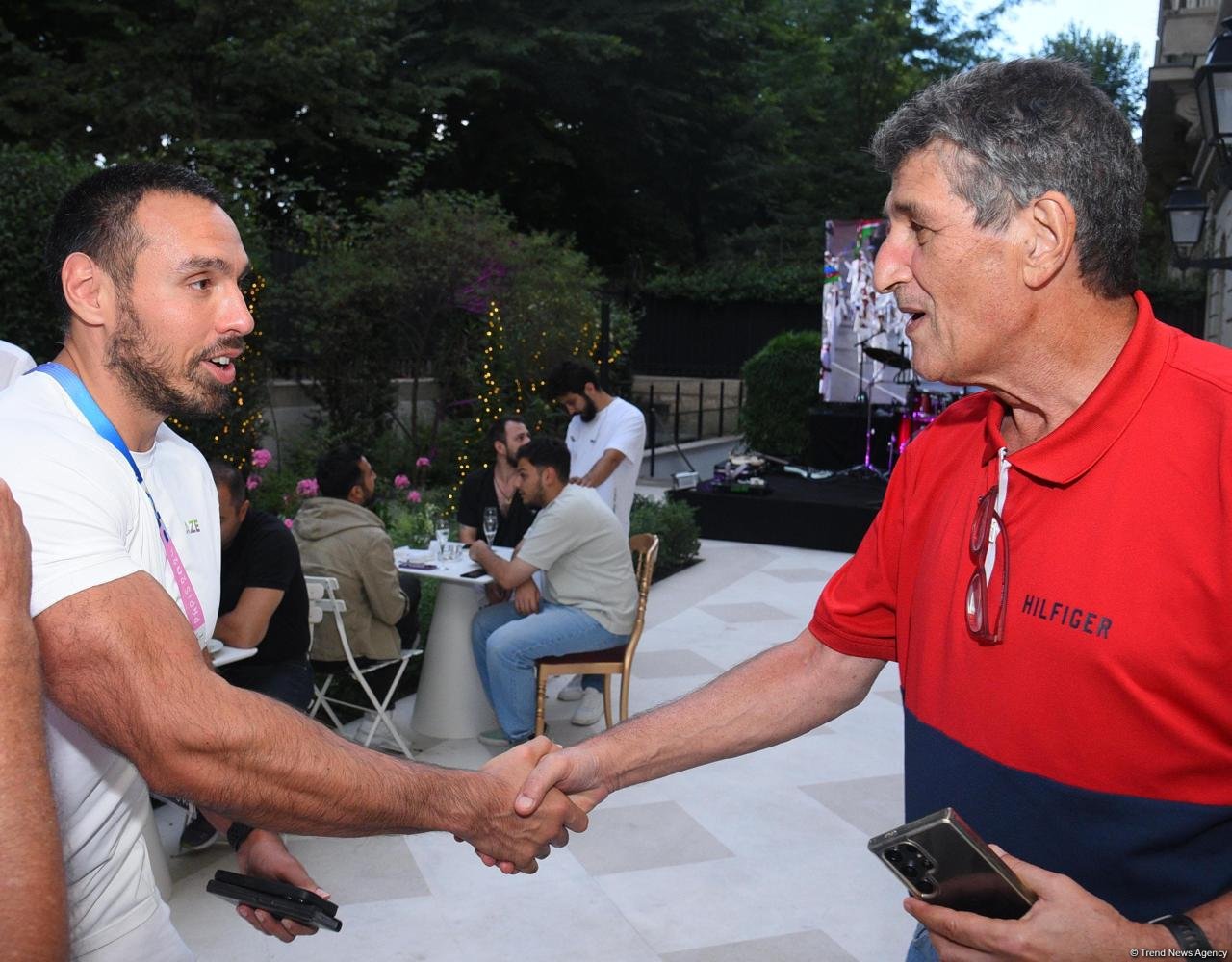 В "Олимпийском доме Азербайджана" в Париже прошли встречи с представителями международных спортивных организаций (ФОТО)