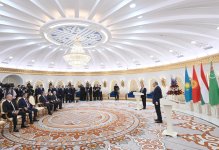 Президент Ильхам Алиев принял участие в церемонии награждения Президента Узбекистана Шавката Мирзиёева в Астане (ВИДЕО/ФОТО)
