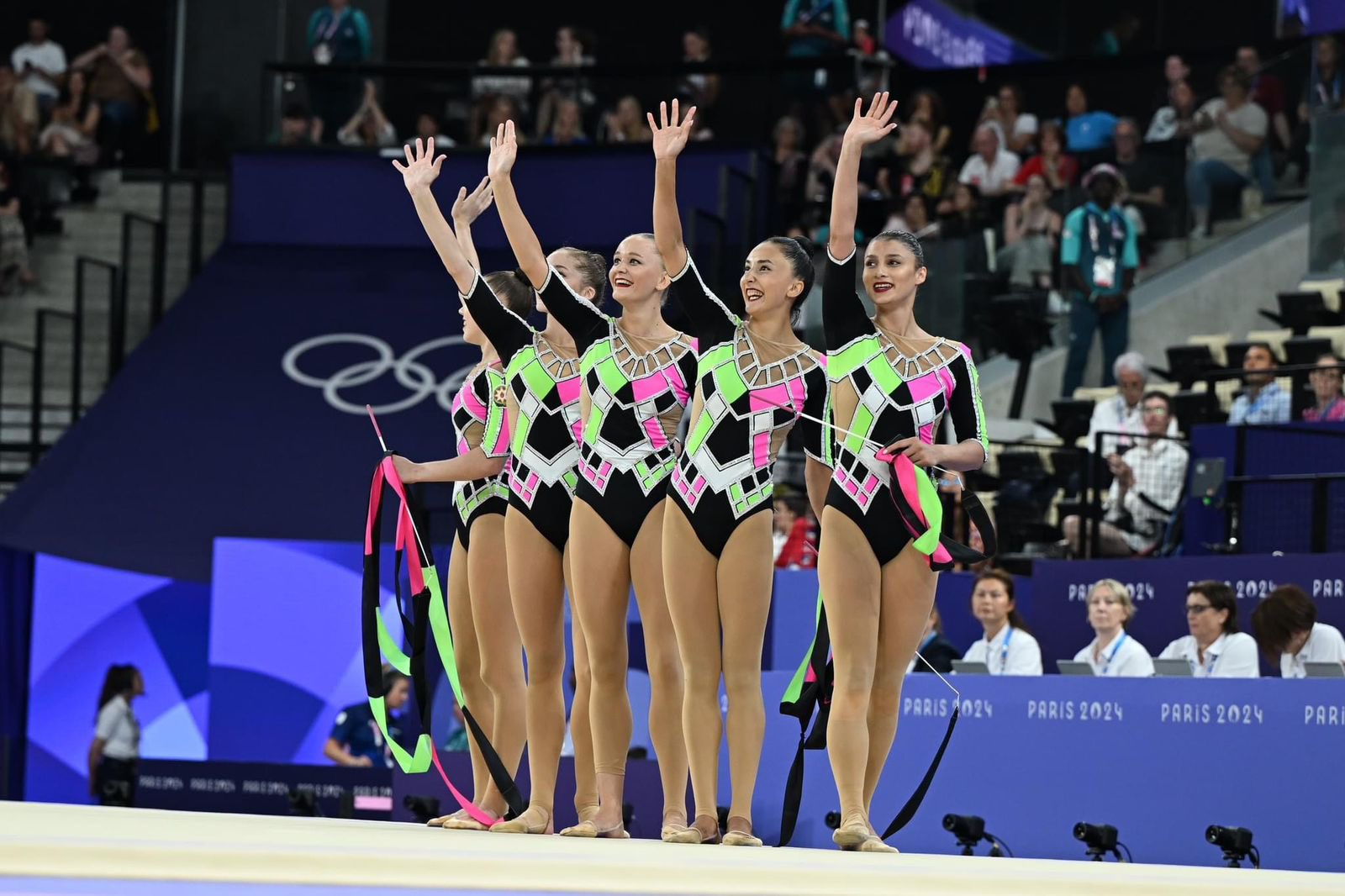 Первый вице-президент Мехрибан Алиева поздравила команду Азербайджана в групповых упражнениях по художественной гимнастике (ФОТО)