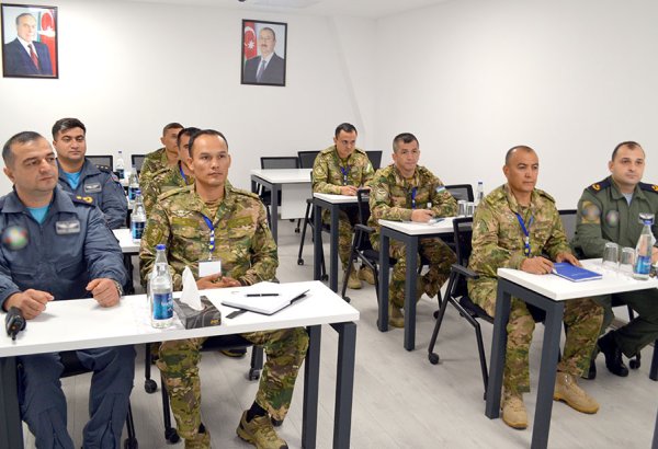 Узбекская делегация совершает визит в Азербайджан (ФОТО)