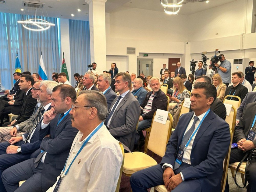 Делегация Азербайджана приняла участие в IX Каспийском медиафоруме в Астрахани (ФОТО)