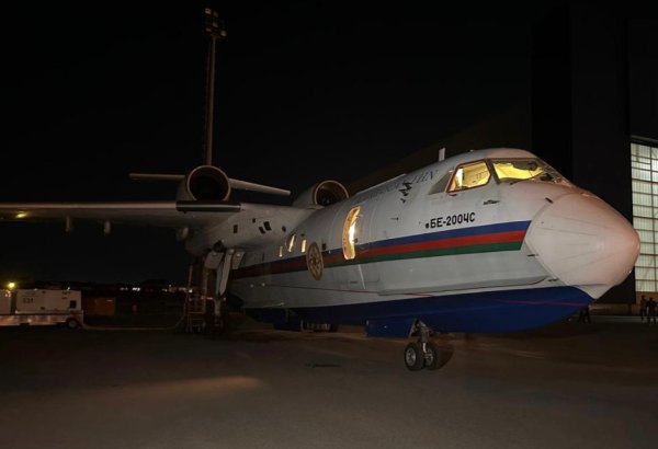 Азербайджанский самолет-амфибия продолжает тушить лесные пожары в Турции (ВИДЕО)
