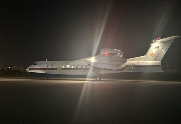 Азербайджанский самолет-амфибия приступил к тушению лесных пожаров в Турции (ВИДЕО)