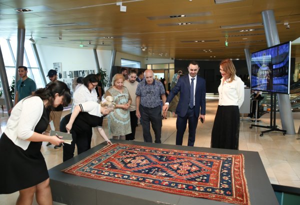 Из Берлина в Шушу - коллекционер Ходжат Абаси подарил музею уникальный ковер Açma-yumma 1825 года (ФОТО)