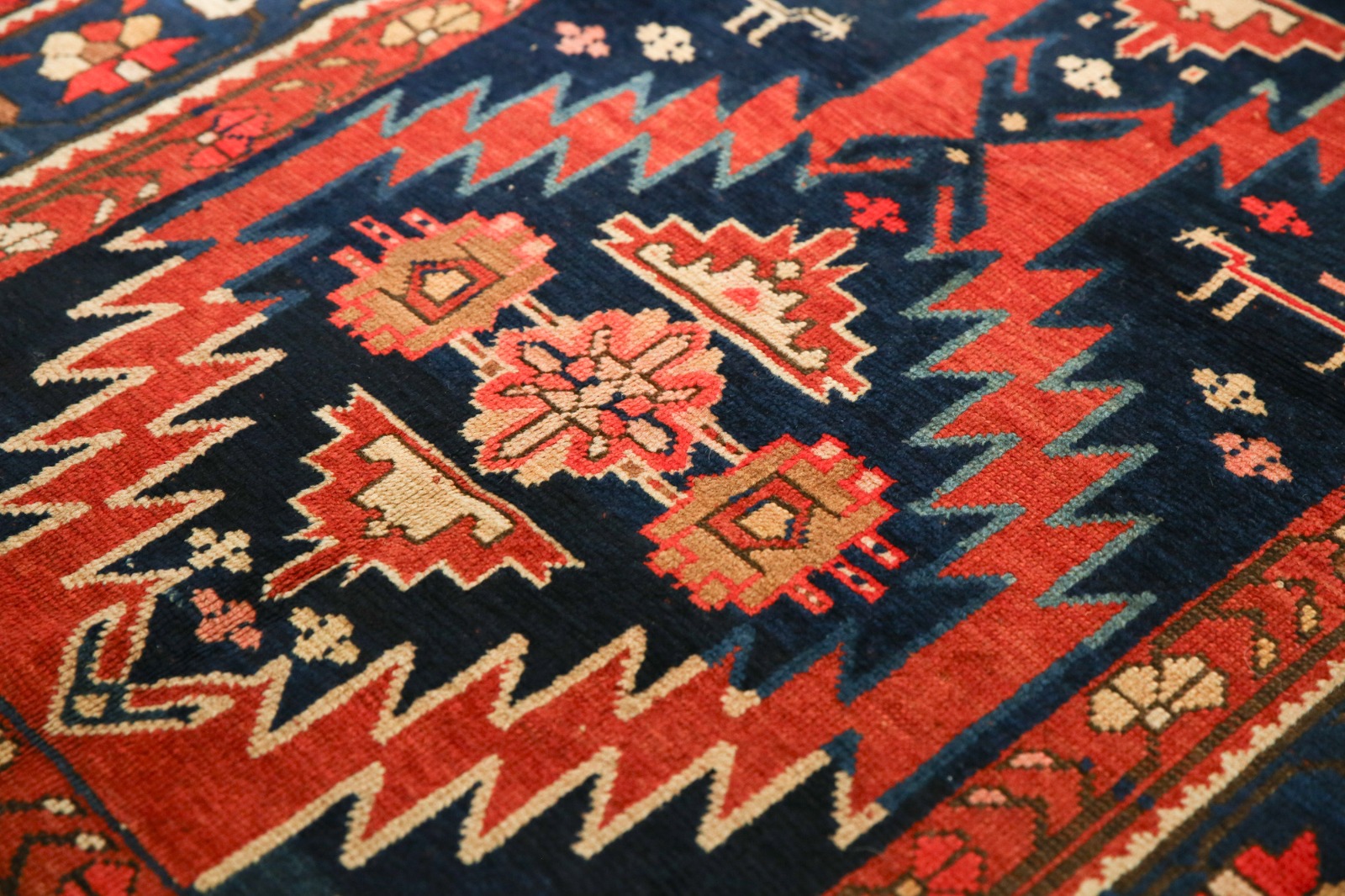 Из Берлина в Шушу - коллекционер Ходжат Абаси подарил музею уникальный ковер Açma-yumma 1825 года (ФОТО)