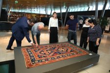 Из Берлина в Шушу - коллекционер Ходжат Абаси подарил музею уникальный ковер Açma-yumma 1825 года (ФОТО)