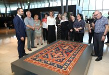 Из Берлина в Шушу - коллекционер Ходжат Абаси подарил музею уникальный ковер Açma-yumma 1825 года (ФОТО)